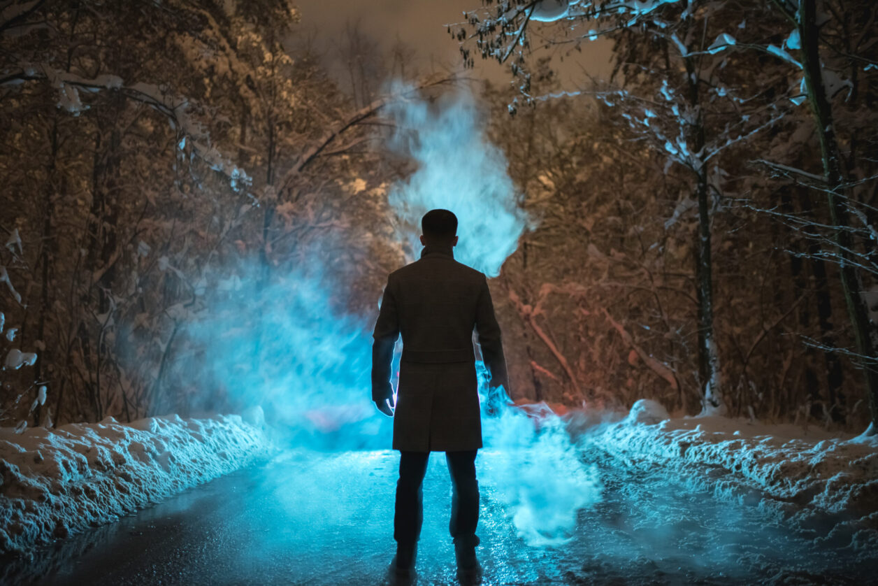 the-man-stand-near-the-smoke-in-the-winter-thriller-fantasma.jpg